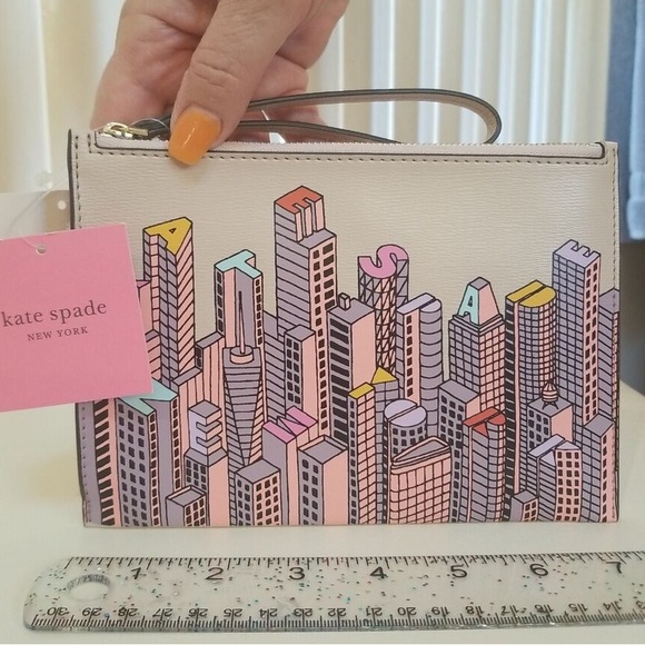 Kate Spade New York Rock Center Skyline Small Saffiano Leather Wristlet NWOT - Picture 7 of 7